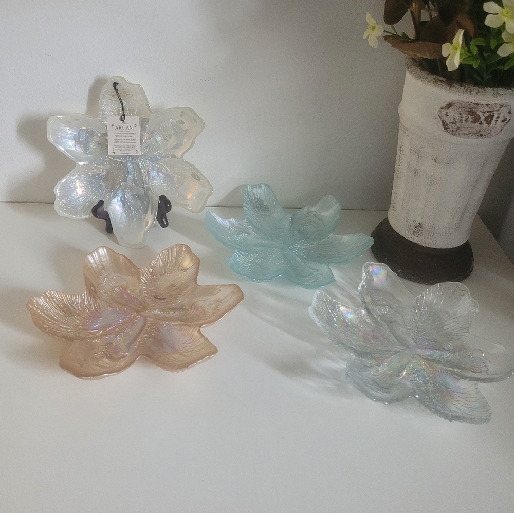 Akcam Turkish Glass Flower Shape Plate, set of 4